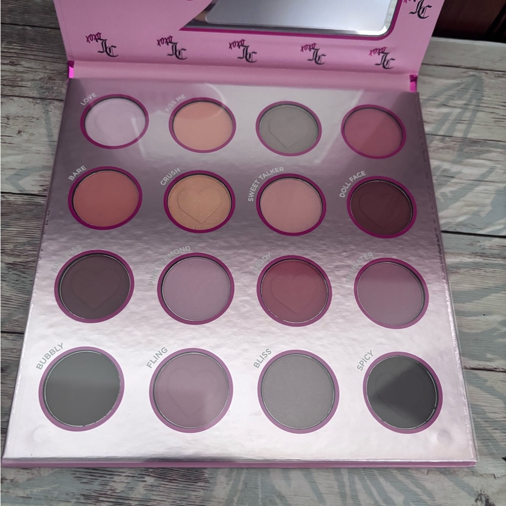 Juicy Couture Pink 16 Eyeshadow Palette - Picture 4 of 5